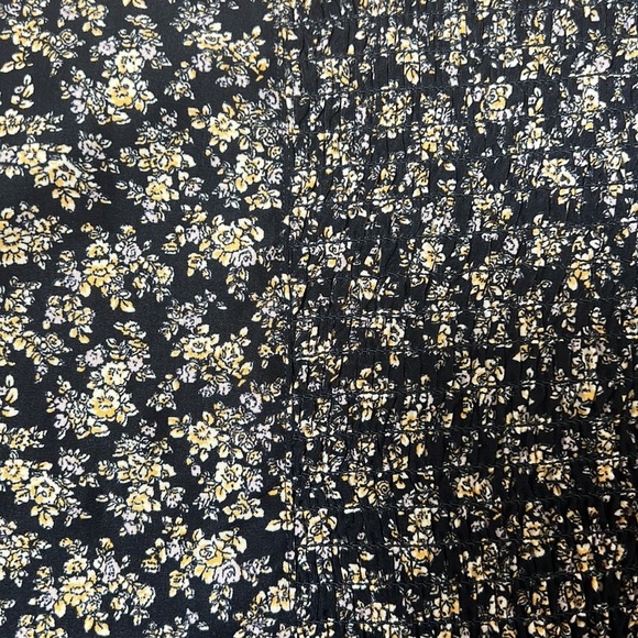 LEVI’S Finn Blouse in Janice Floral Caviar - Picture 3 of 3